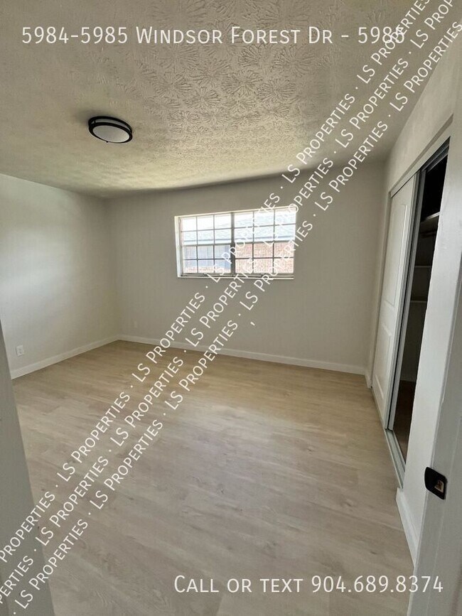 Building Photo - 5984-5985 Windsor Forest Dr-5985