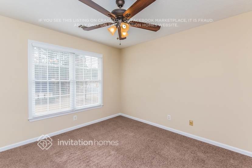 Building Photo - 1040 Deer Hollow Dr
