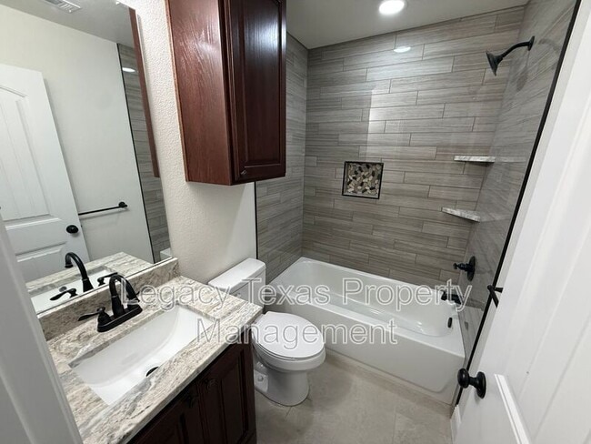 Building Photo - 3802 Juniper Ct