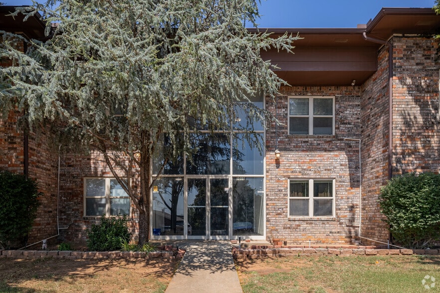 Alternative Exterior - Ten15 at Hurd