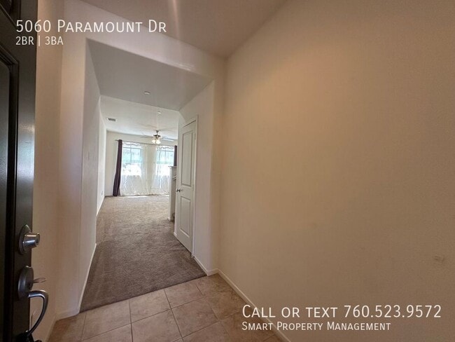 Building Photo - 5060 Paramount Dr