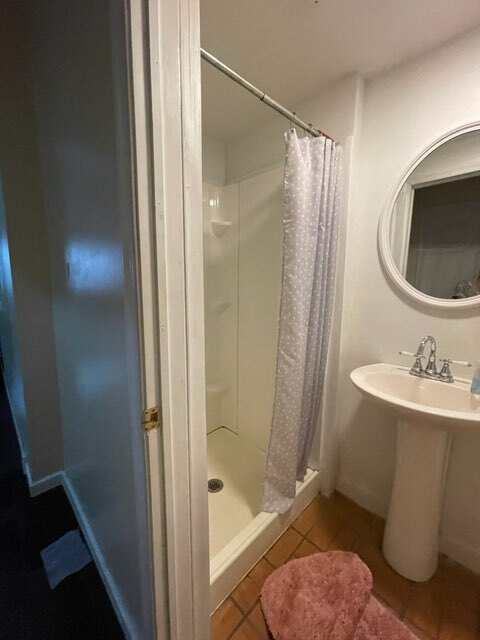 Building Photo - 1533 Cecil B. Moore Ave