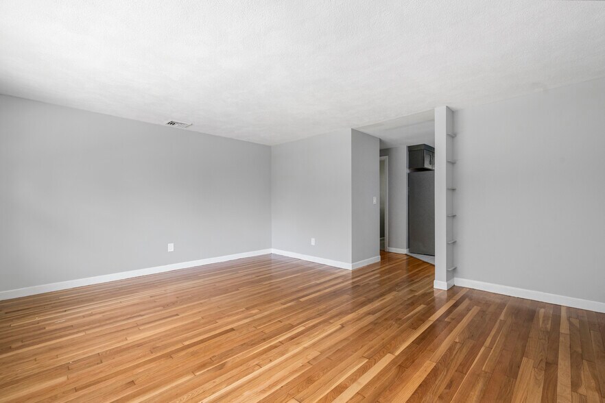 Building Photo - 40 W Wrentham Rd