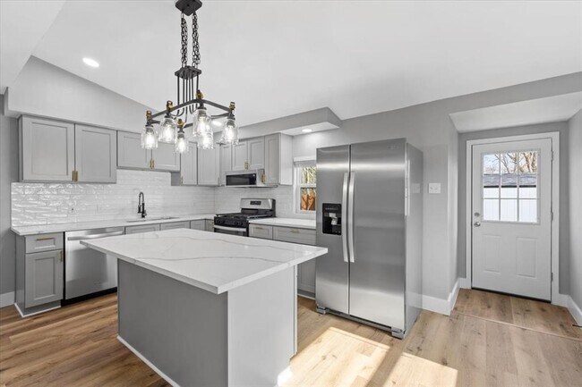 Building Photo - 102 East St