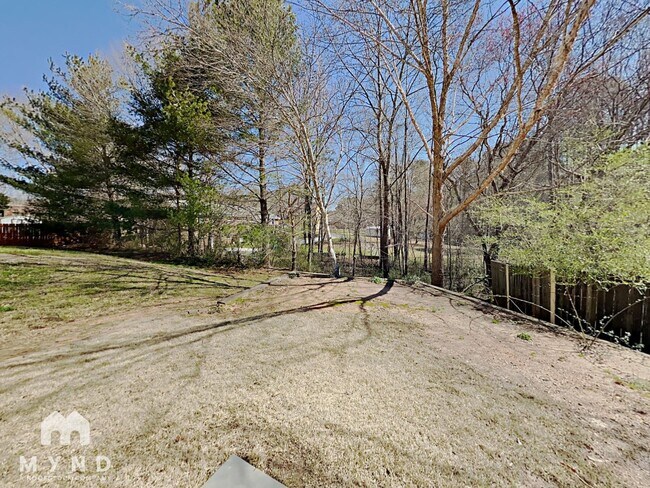 Building Photo - 1557 Silver Ridge Dr SW