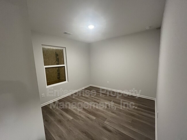 Building Photo - 3020 Benjestown Rd