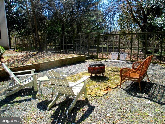 Building Photo - 8355 Broad Neck Rd