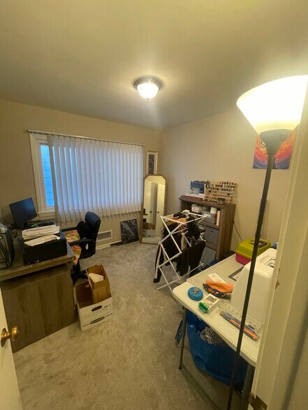 Building Photo - 1525 University Ave NE