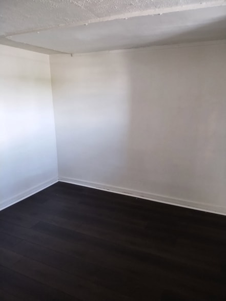 Building Photo - 406 N 4th St