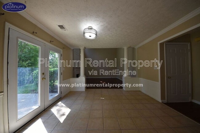 Building Photo - 1325 Holleybrooke Dr