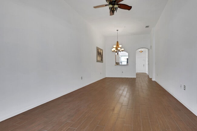 Building Photo - 14130 Winchester Ct