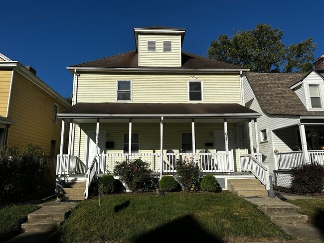 Building Photo - 911 Oakwood Ave