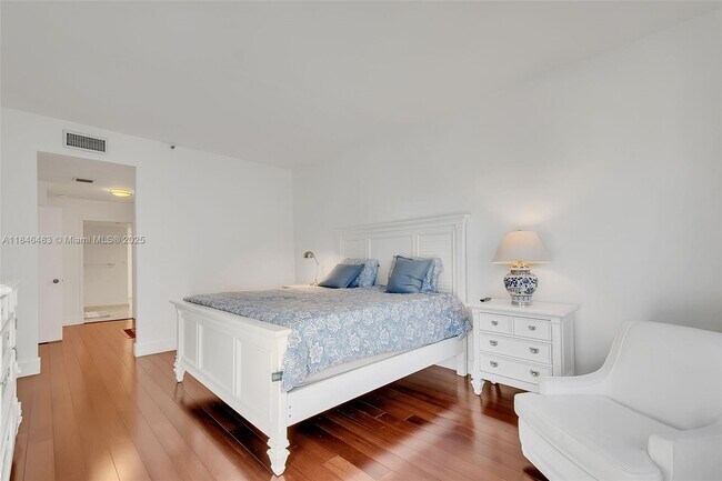Building Photo - 151 Crandon Blvd
