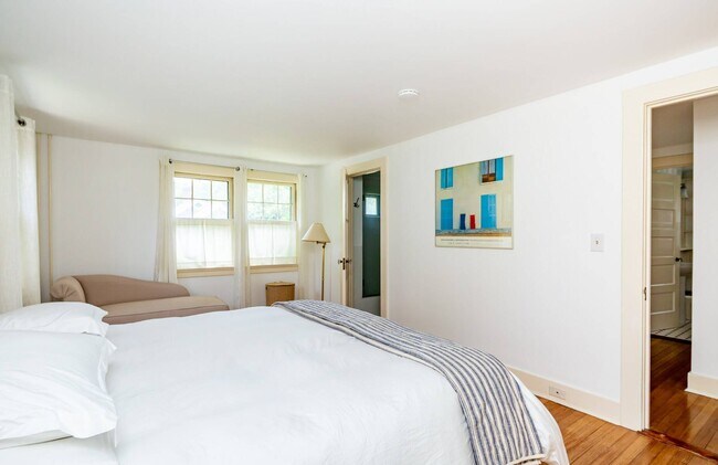 Building Photo - 7 Cooper Ln