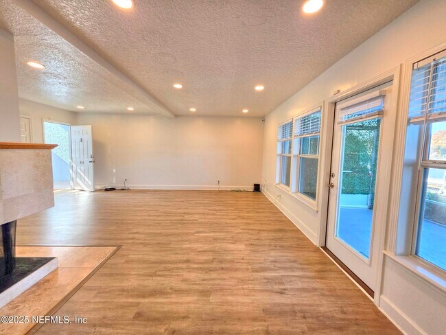 Building Photo - 3434 Blanding Blvd