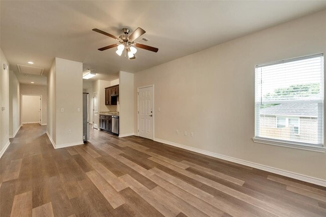 Building Photo - 203 Glade Bridge Ln