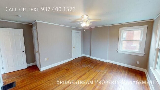 Building Photo - Updated 3 bedroom 1 bath home with detache...