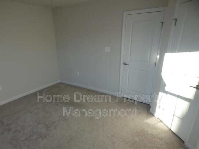 Building Photo - 6304 Crittenden Ln