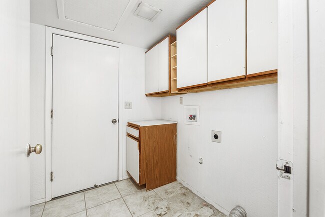 Building Photo - 5230 W Wood Owl Dr