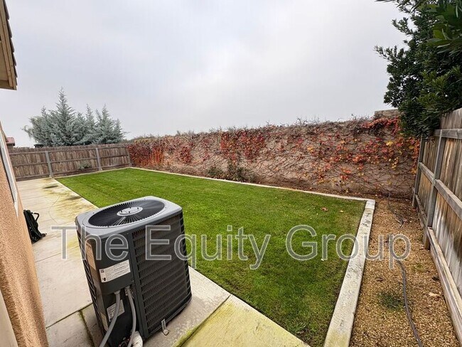 Building Photo - 4526 W Flagstaff Ave