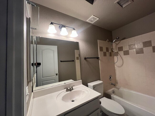 Building Photo - 13742 Paseo Verde Dr