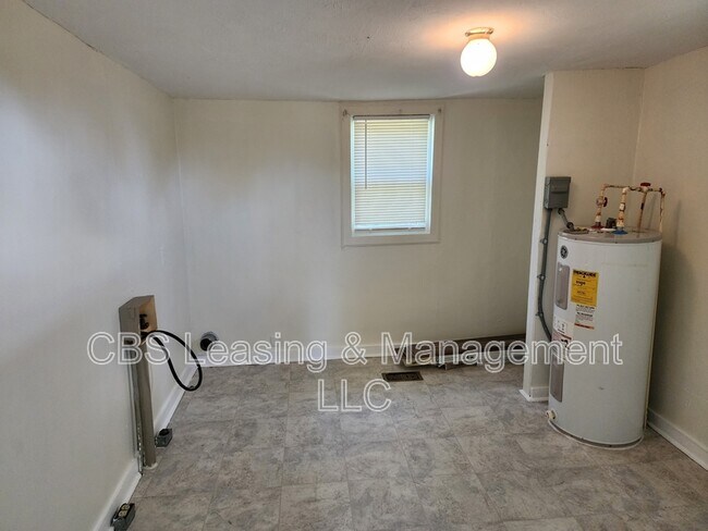 Building Photo - 1500 9th Pl