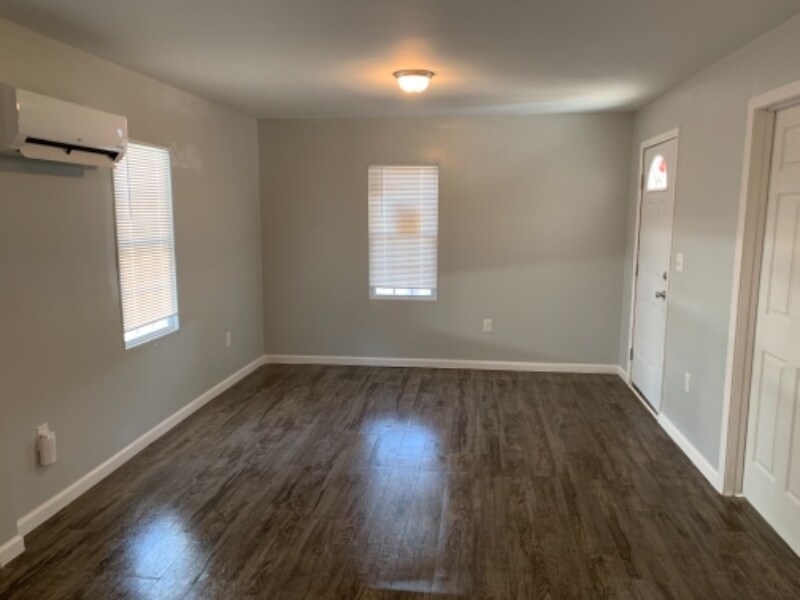 Building Photo - 554 Miller Pl