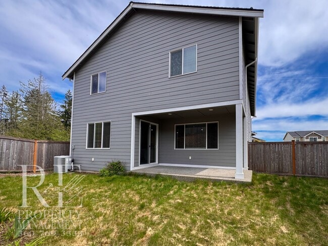Building Photo - Warm & Inviting 4-Bedroom Home with Vaulted Ceilings, Loft, Fireplace & Fenced Backyard