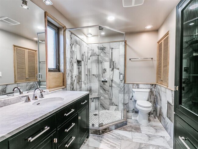 Building Photo - 6505 Avondale Dr
