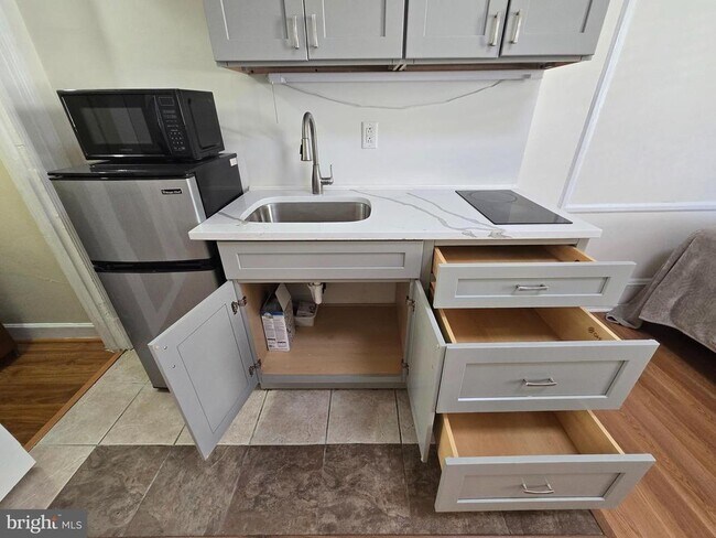 Building Photo - 1324 Locust St