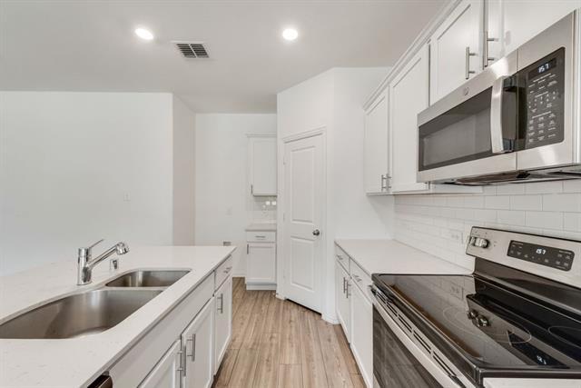 Building Photo - 728 Alden Dr