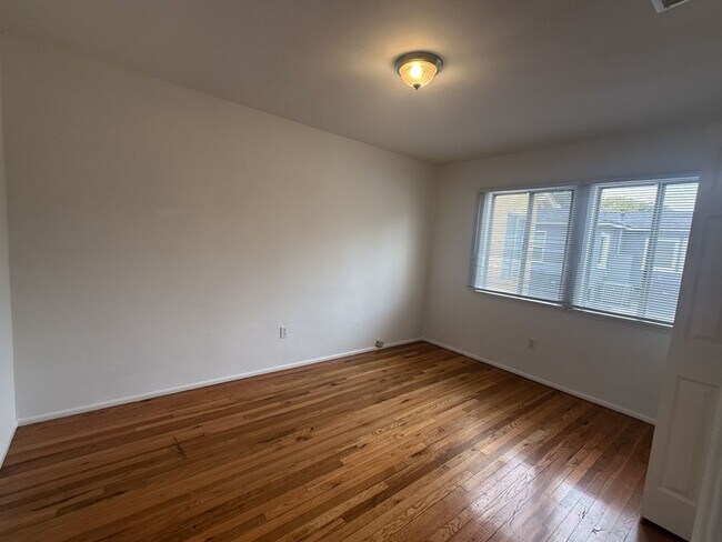 Building Photo - 169