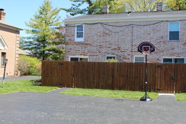 Building Photo - 4829 Dierker Rd