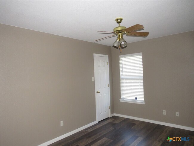 Building Photo - 3007 Dannen Ct