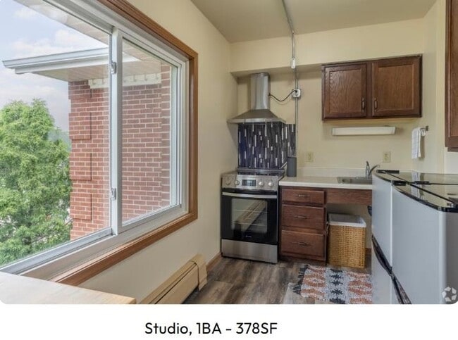 Building Photo - 605 Chase Blvd