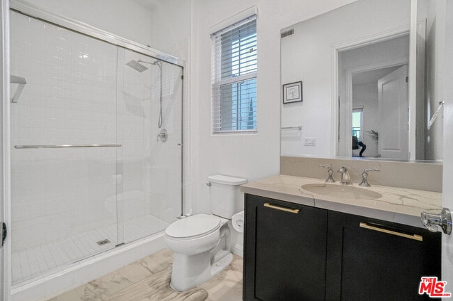 Building Photo - 20818 Bur Oak Cir