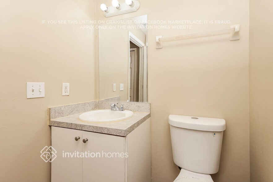 Building Photo - 2422 Joe Ave S