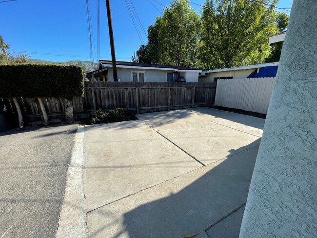 Building Photo - 740main