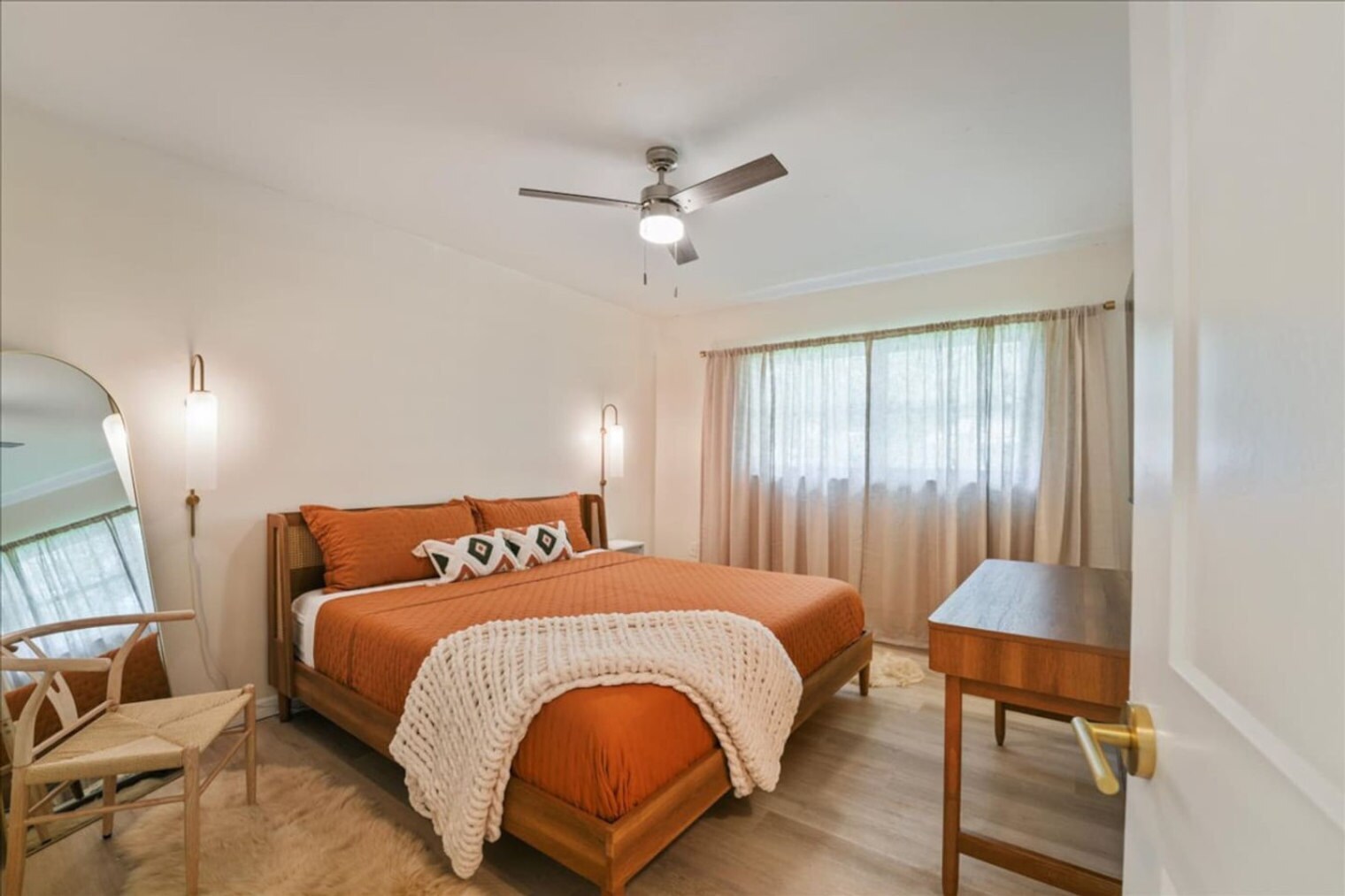 Building Photo - 113 Base Ave W