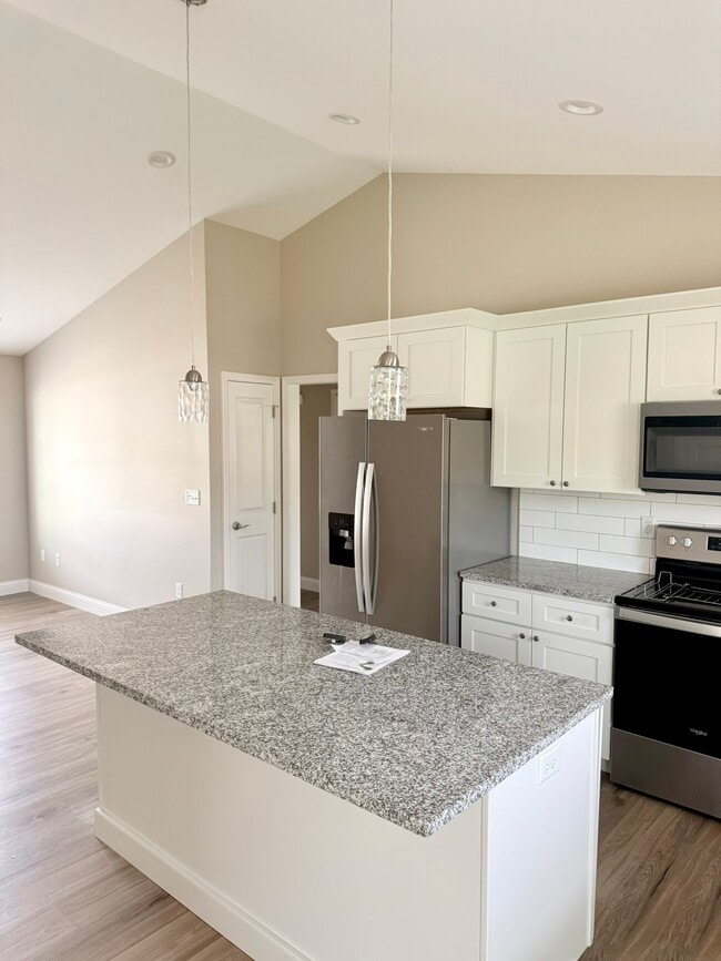 Building Photo - 295 Oak Grove Cir