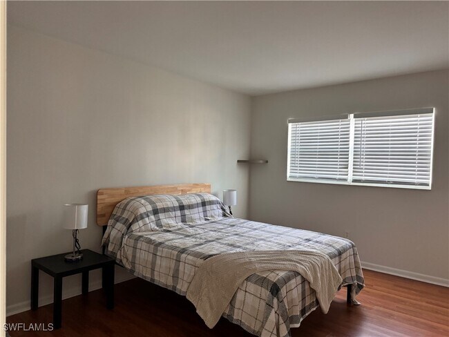Building Photo - 7035 Cedarhurst Dr
