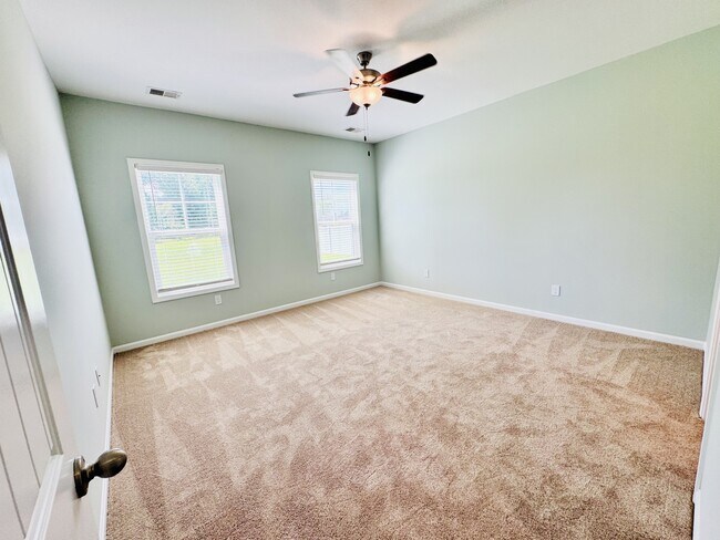 Building Photo - 464 Honeyhill Lp