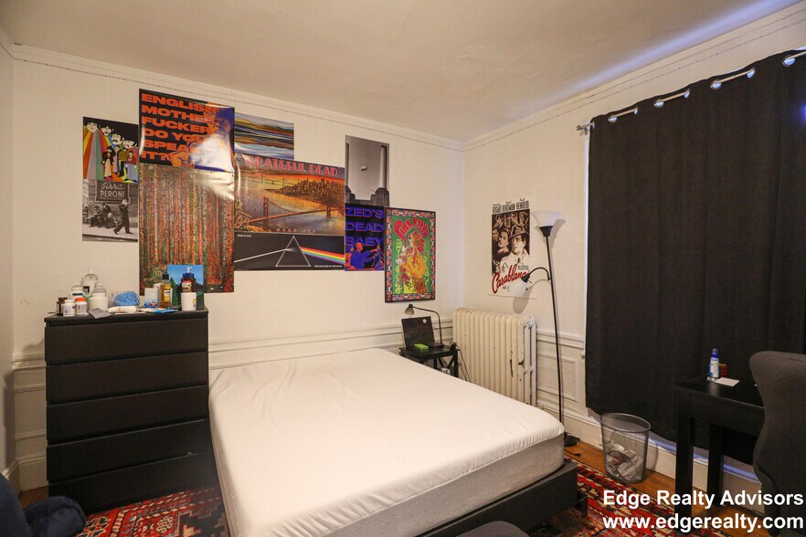 Building Photo - 56 Egmont St