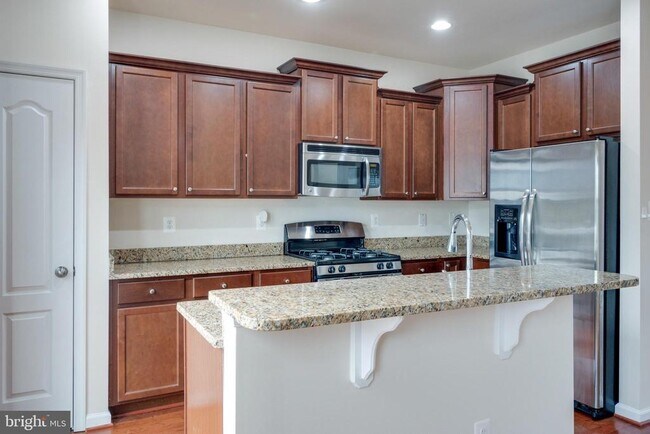 Building Photo - 2939 Sedgemore Pl