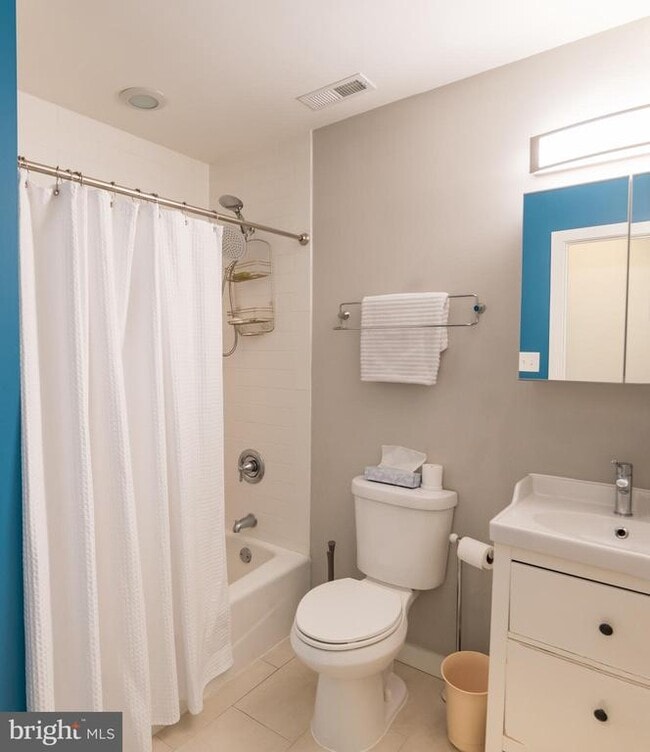 Building Photo - 2029 E Huntingdon St