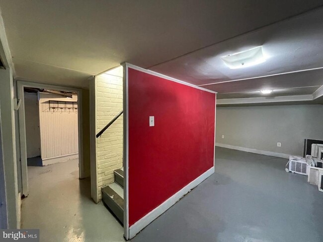 Building Photo - 3211 Varnum St