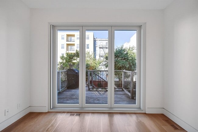 Building Photo - 122 Jefferson St