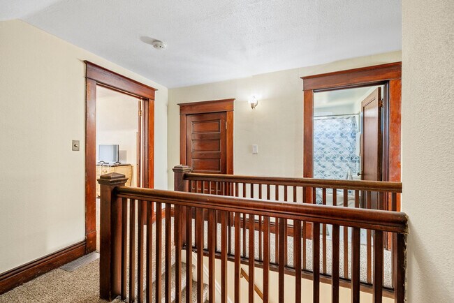 Building Photo - 601 Rumely St