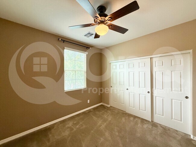 Building Photo - 4051 E Mesquite St