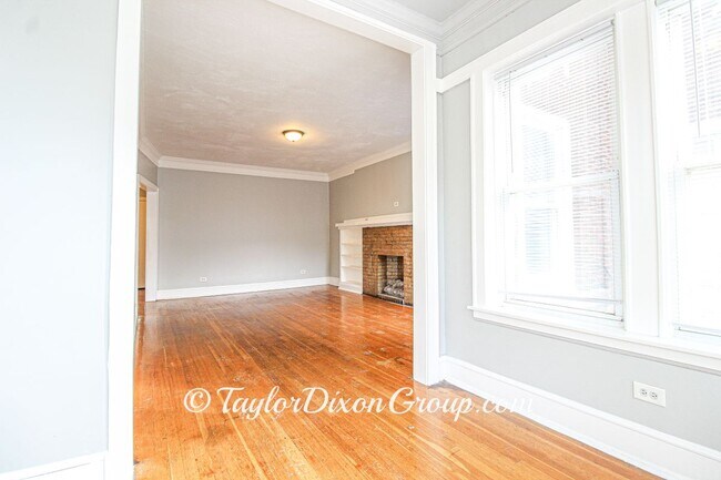 Building Photo - 6607 S Greenwood Ave